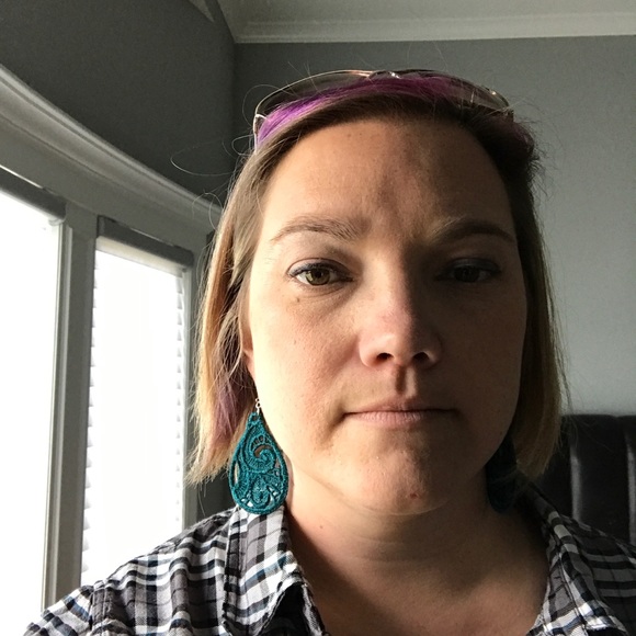 Meet your Posher, Erica - Picture 1 of 3